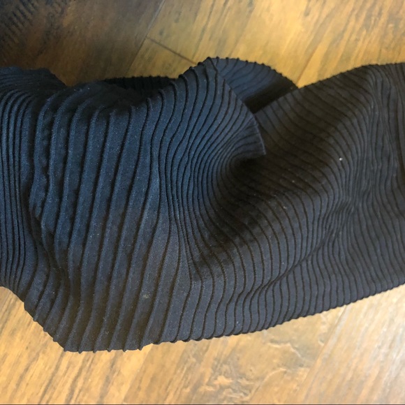 Little Black Dress - Picture 7 of 7